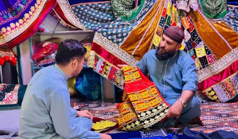 Youth-in-Balkh-have-shown-an-increasing-interest-in-local-and-traditional-clothing-2