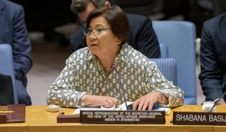 روزا-اتونبایوا1