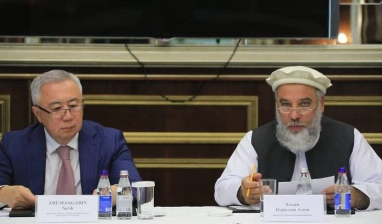 عزیزی و ژومانگارین