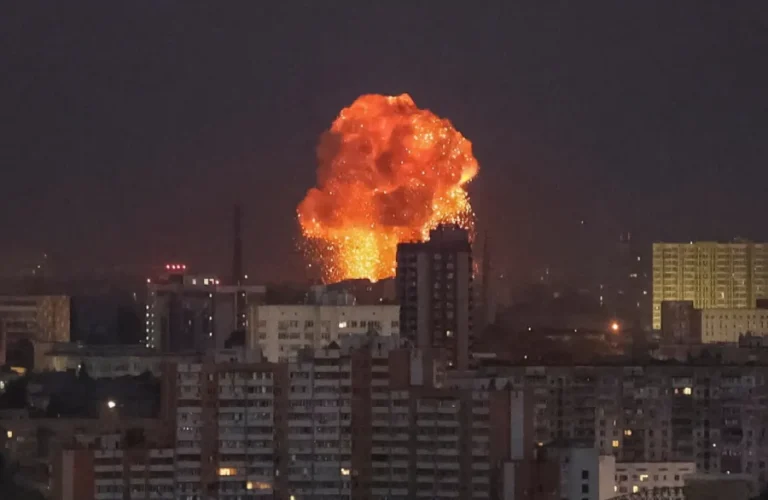 2024-09-02T055238Z_1666796086_RC24S9AB97BA_RTRMADP_3_UKRAINE-CRISIS-ATTACK-KYIV-1725260202