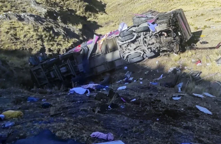 peru-bus-crash