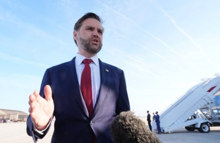 9d2ded86981b2d91e10d853a1dec0f68dca7f398b4c8364ad65531efb229ca38