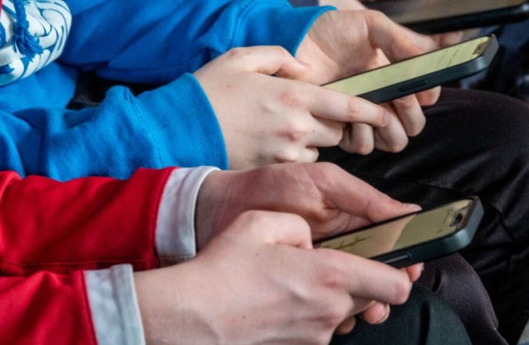 Children's use of social networks