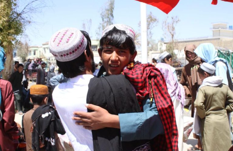 Eid in poverty; the enthusiasm and hope of the youth