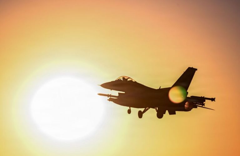 F-16 fighter jet