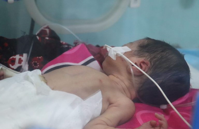 Hanzala, seven days old is under treatment at MSF Neonate ICU in an incubator at Abo Ali Sina Regional Hospital in Mazar-i-Sharif, Afghanistan.