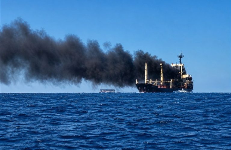 Oil tanker