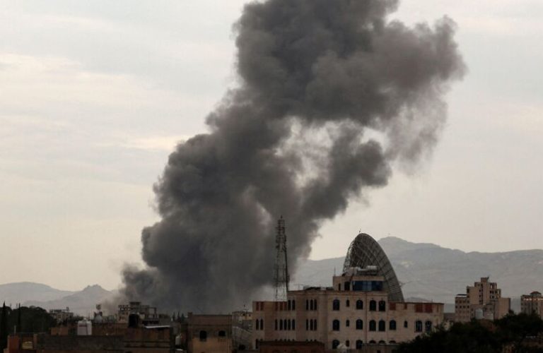 Yemeni government airstrike on the Houthis
