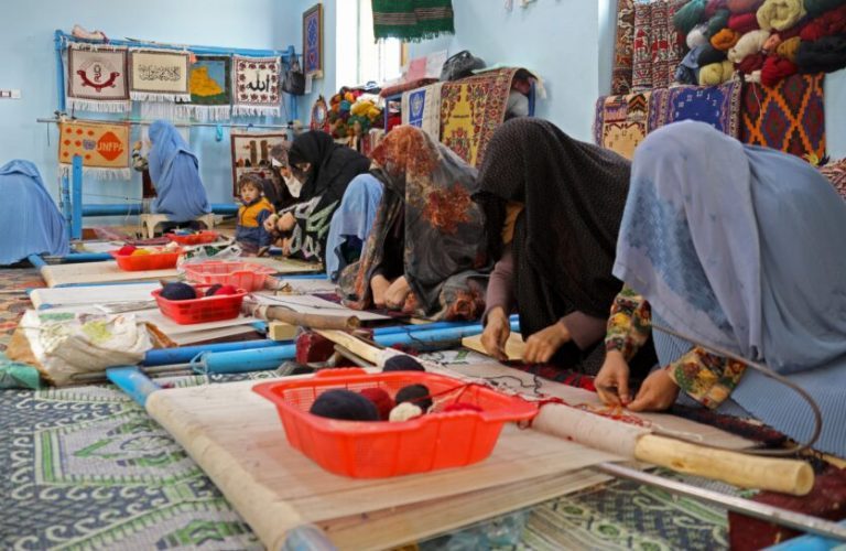undp-badghis-women_market