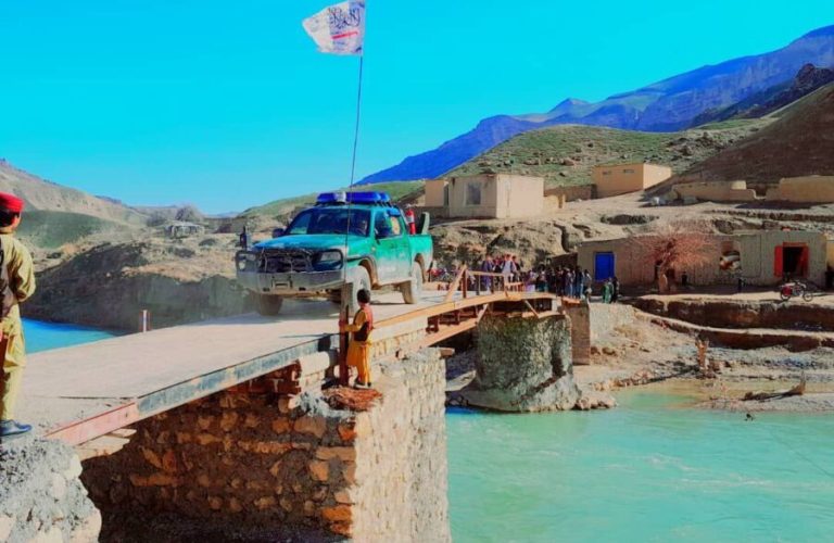 ساخته‌شدن پل در بادغیس