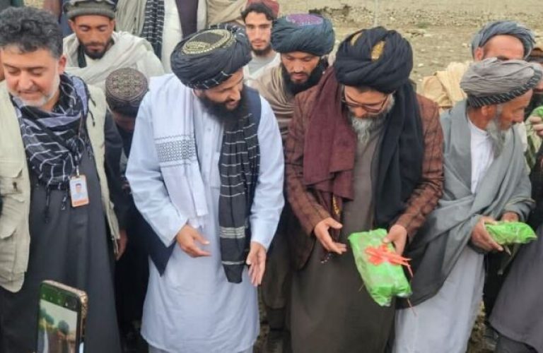 مکتب دخترانه در غور