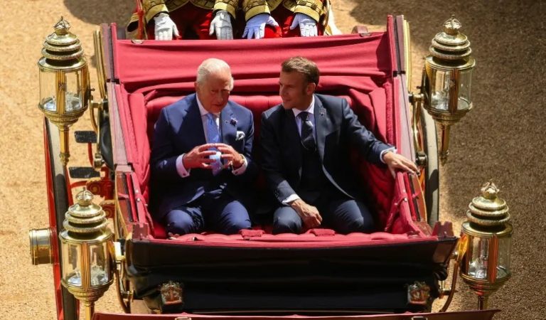 مکرون و چارلز